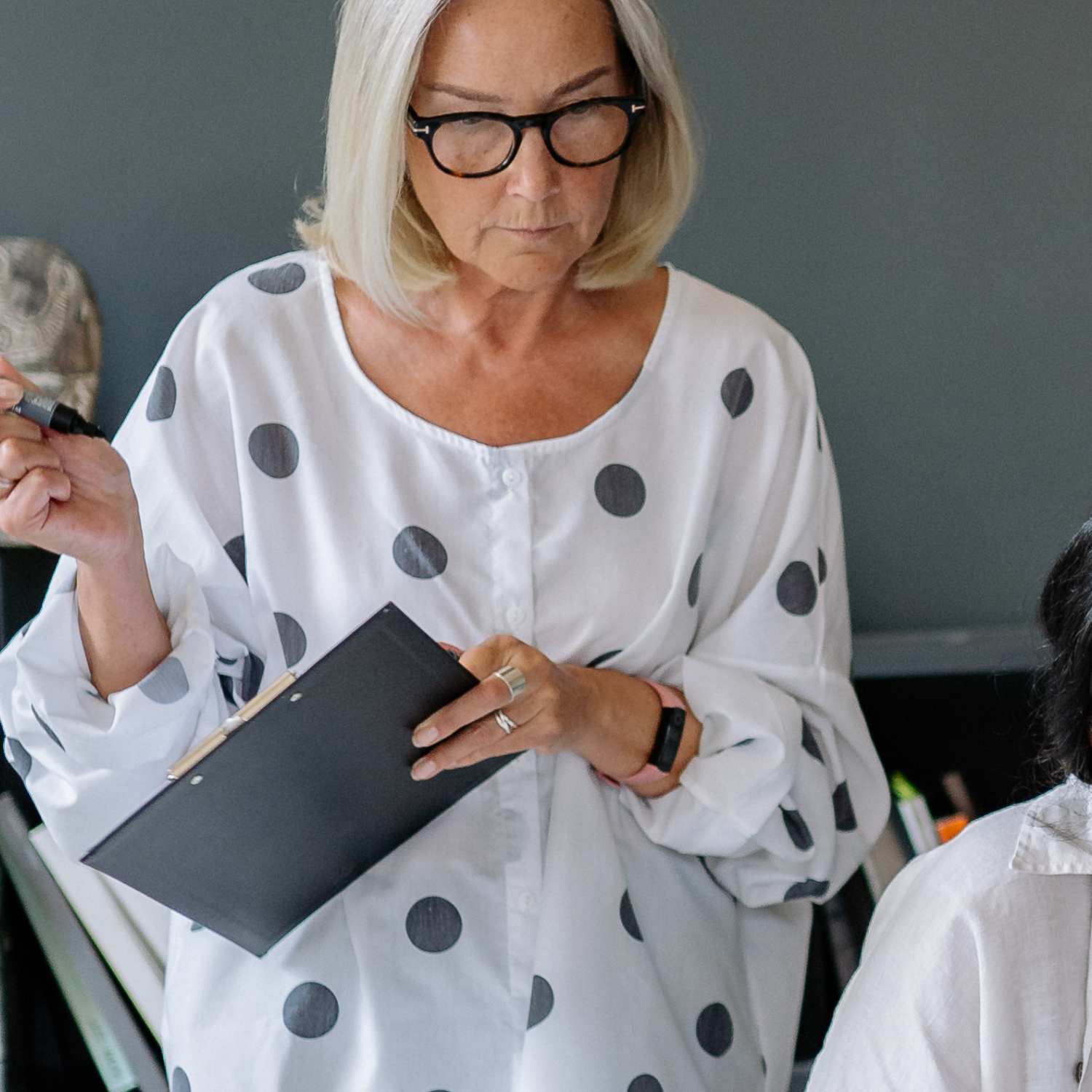 women creating a financial plan with her financial advisor