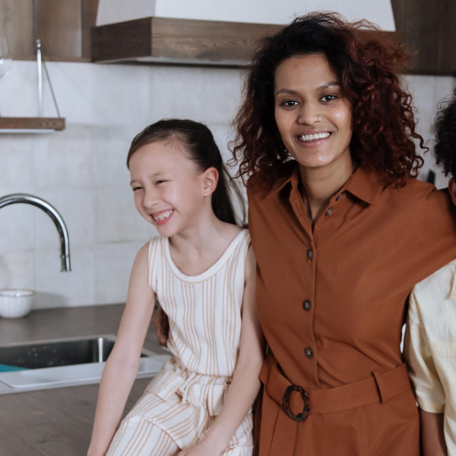 mom and daughter discussing finances
